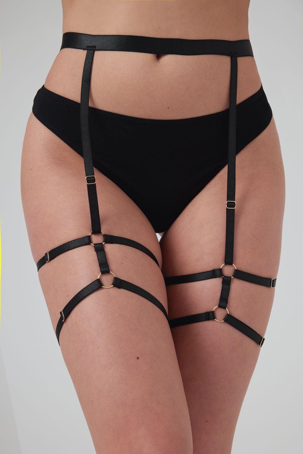 Christine - Strappy Strumpfhalter Blushing - Schwarz